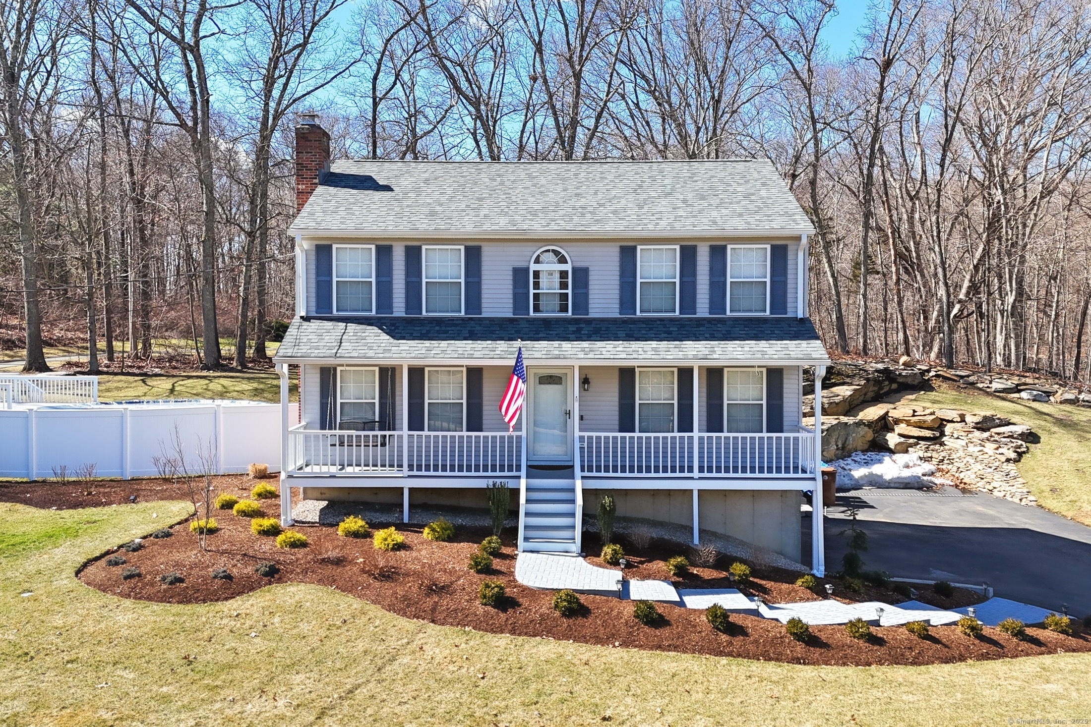 Meghan Court, Shelton, Connecticut - 3 Bedrooms  
3 Bathrooms  
8 Rooms - 