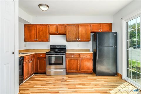 Tiny photo for 171 Aspetuck Village #171, New Milford, CT 06776 (MLS # 24146064)