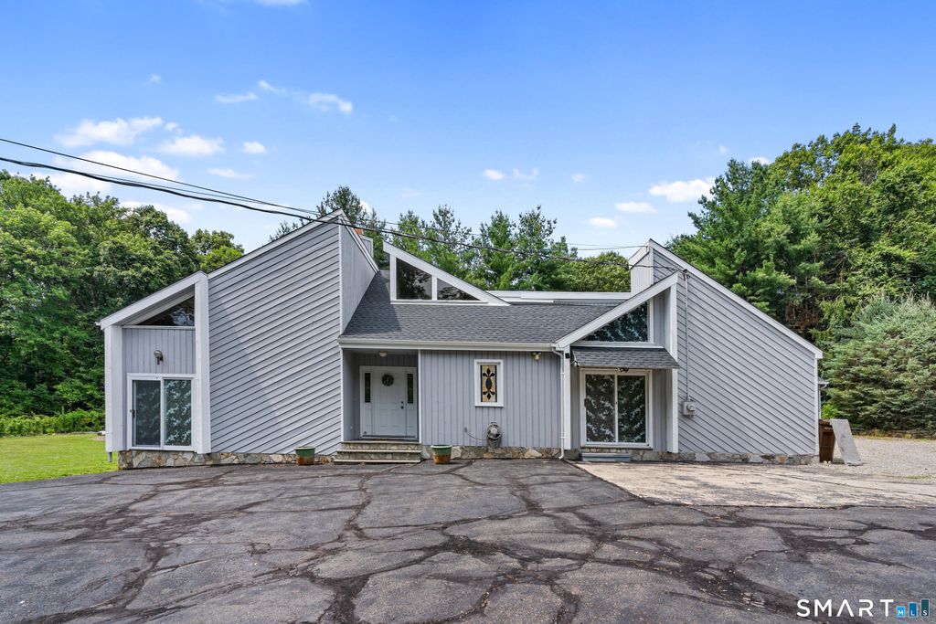 Photo of 95 Park Avenue, Shelton, CT 06484 (MLS # 24190418)