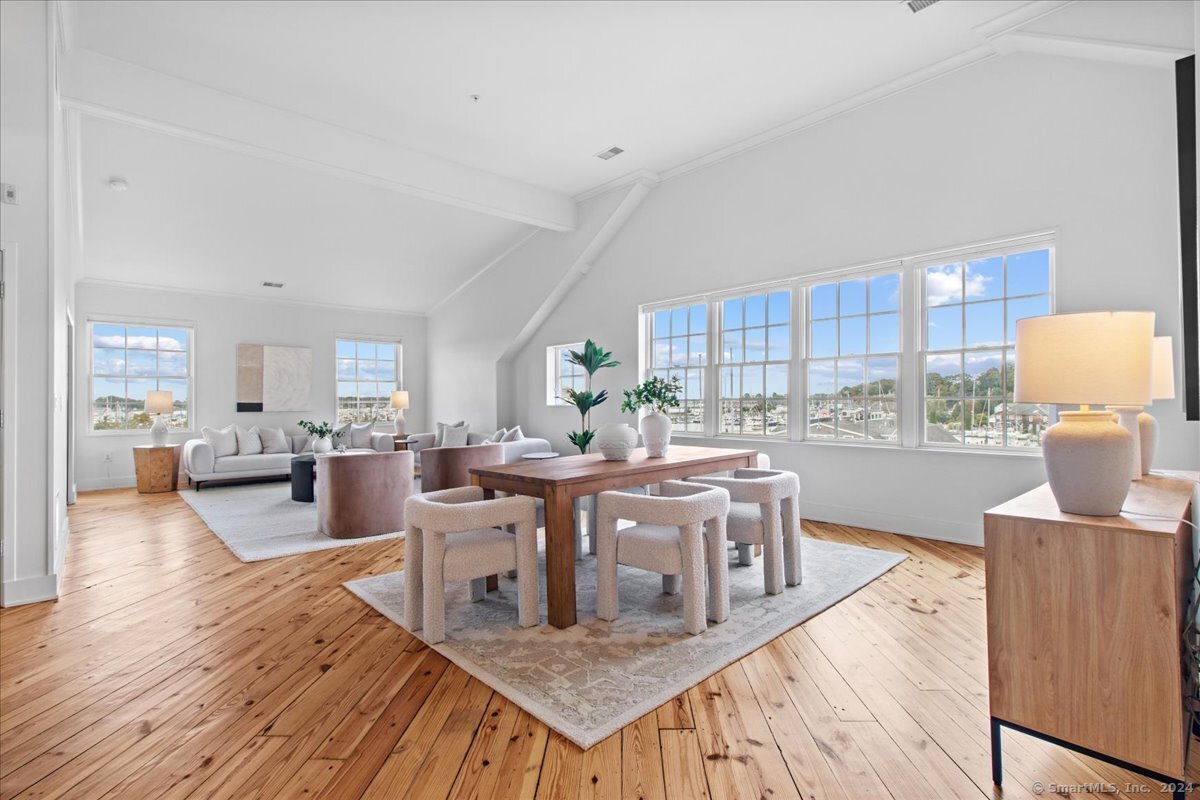 60 Willow Street 305