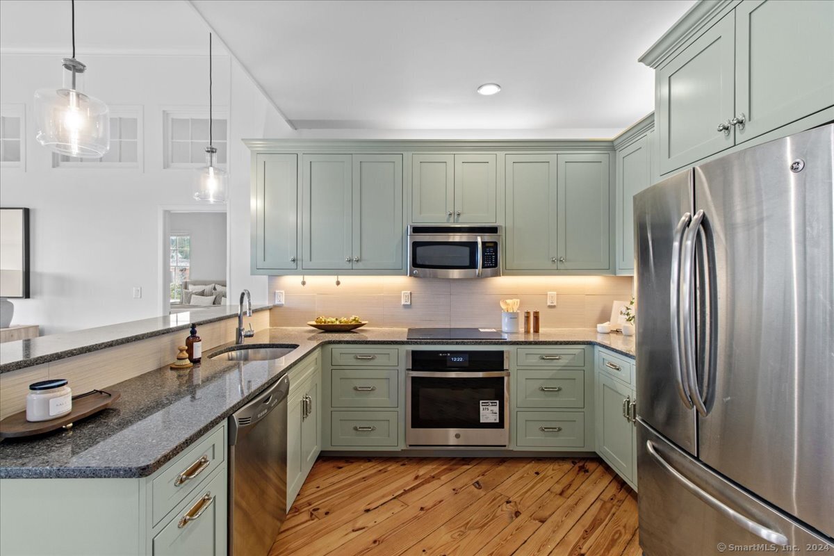 60 Willow Street 305