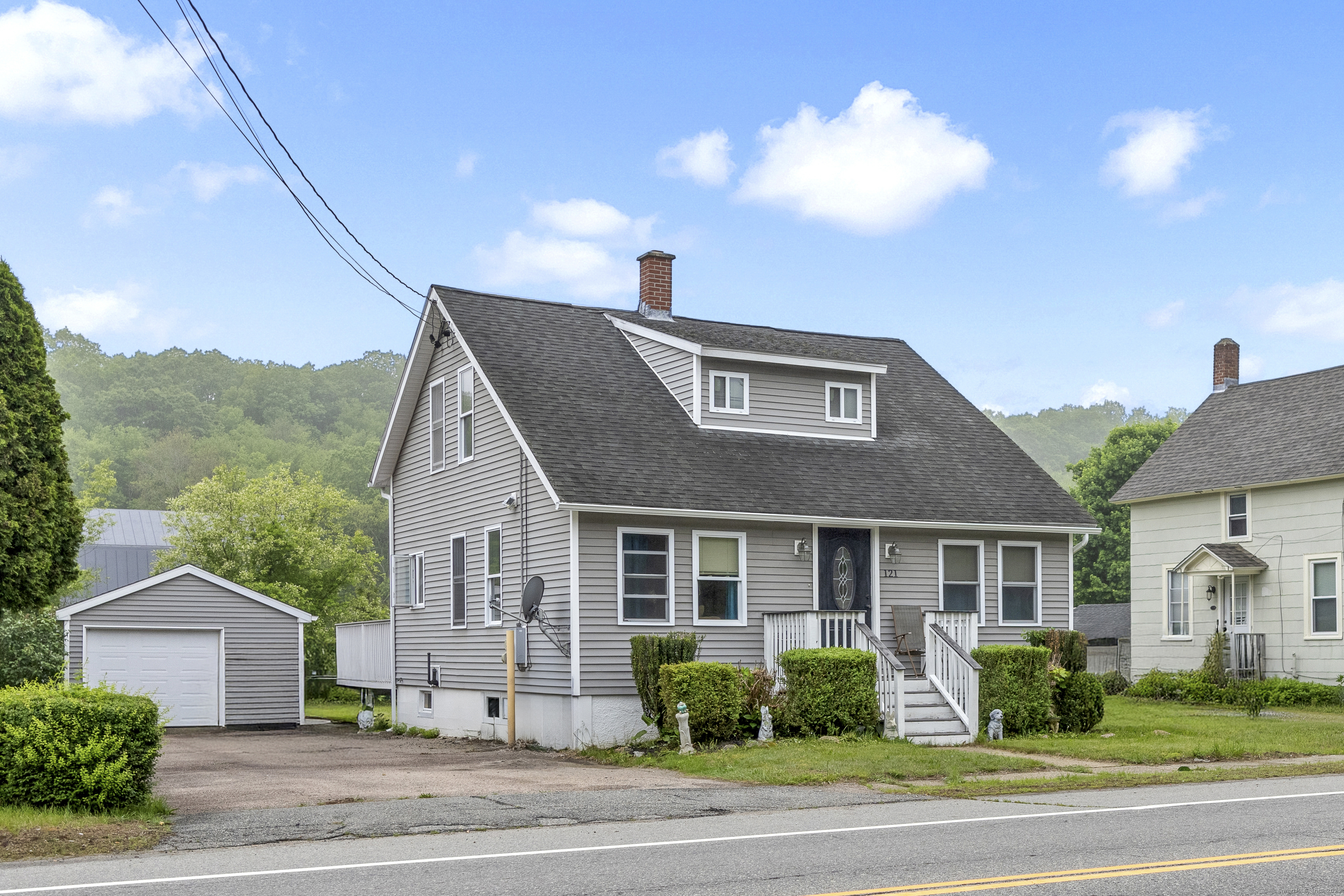 121 Taftville Occum Road, Norwich, Connecticut image 2