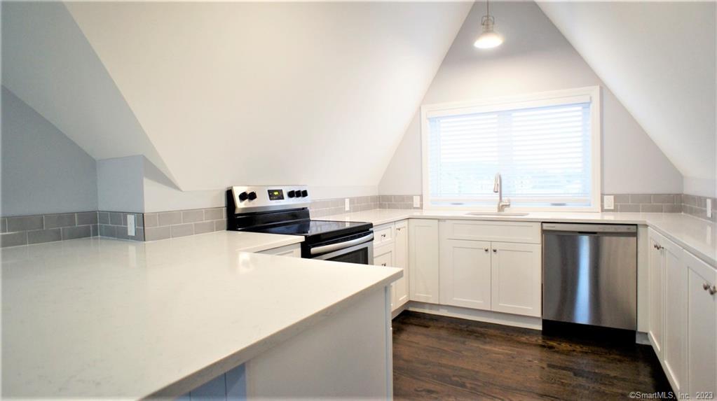 Rental Property at Main Street 3, Norwalk, Connecticut - Bedrooms: 2 
Bathrooms: 1 
Rooms: 4  - $2,195 MO.