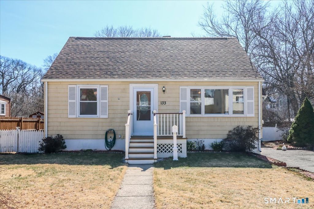 Photo of 133 Marlborough Terrace, Fairfield, CT 06824 (MLS # 24164618)