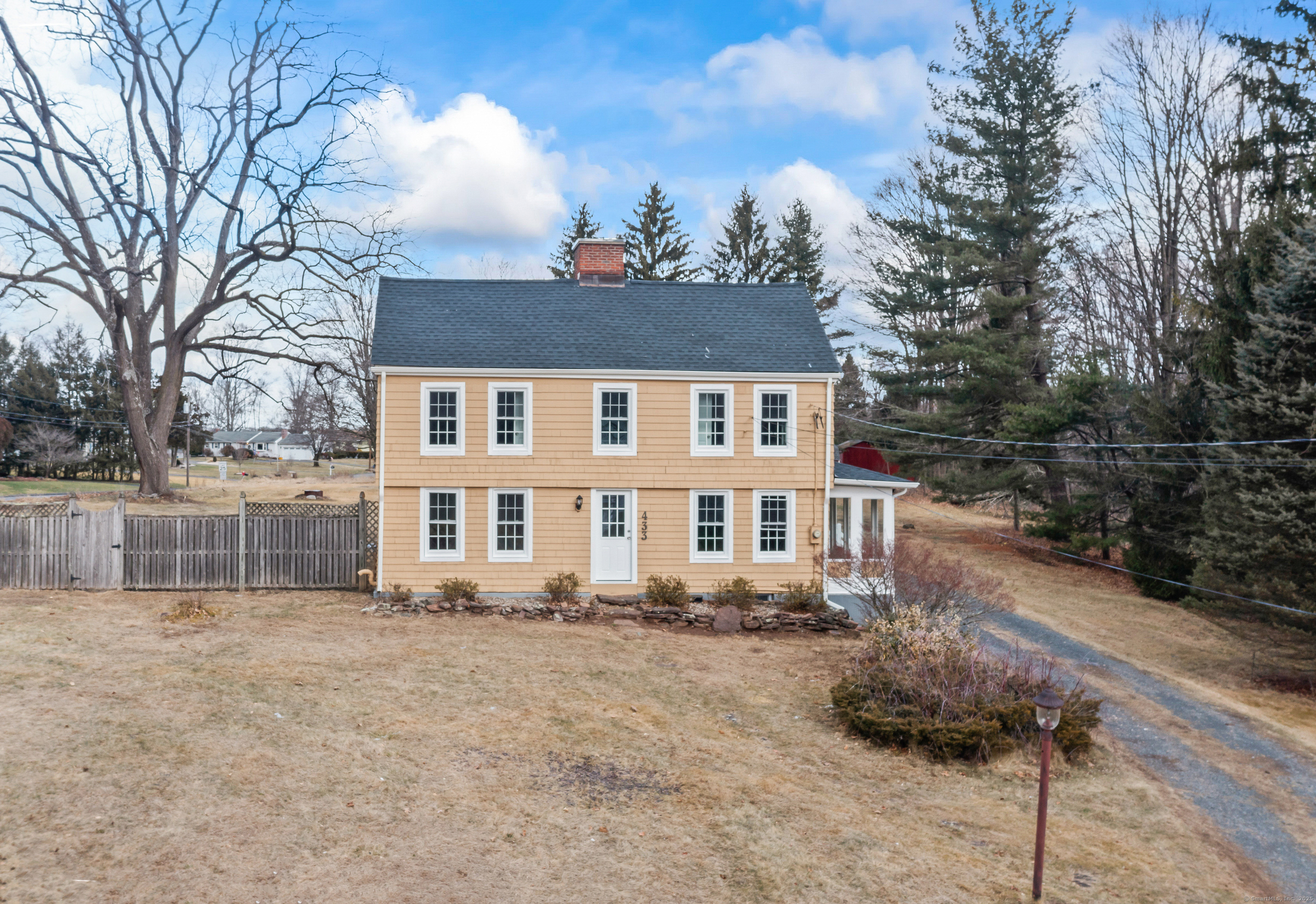 Spruce Brook Road, Berlin, Connecticut - 3 Bedrooms  
2 Bathrooms  
8 Rooms - 