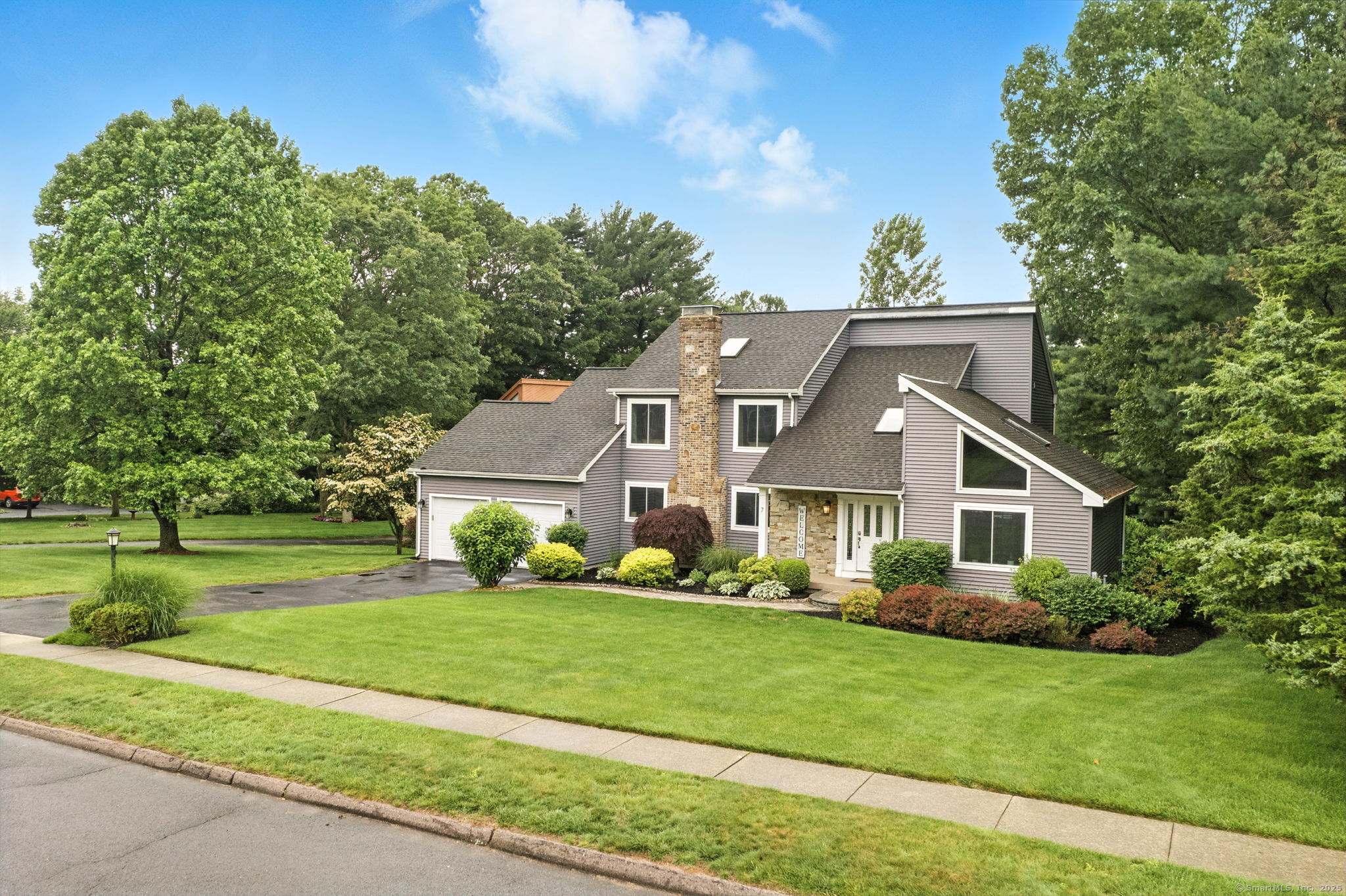 7 Knollwood Drive