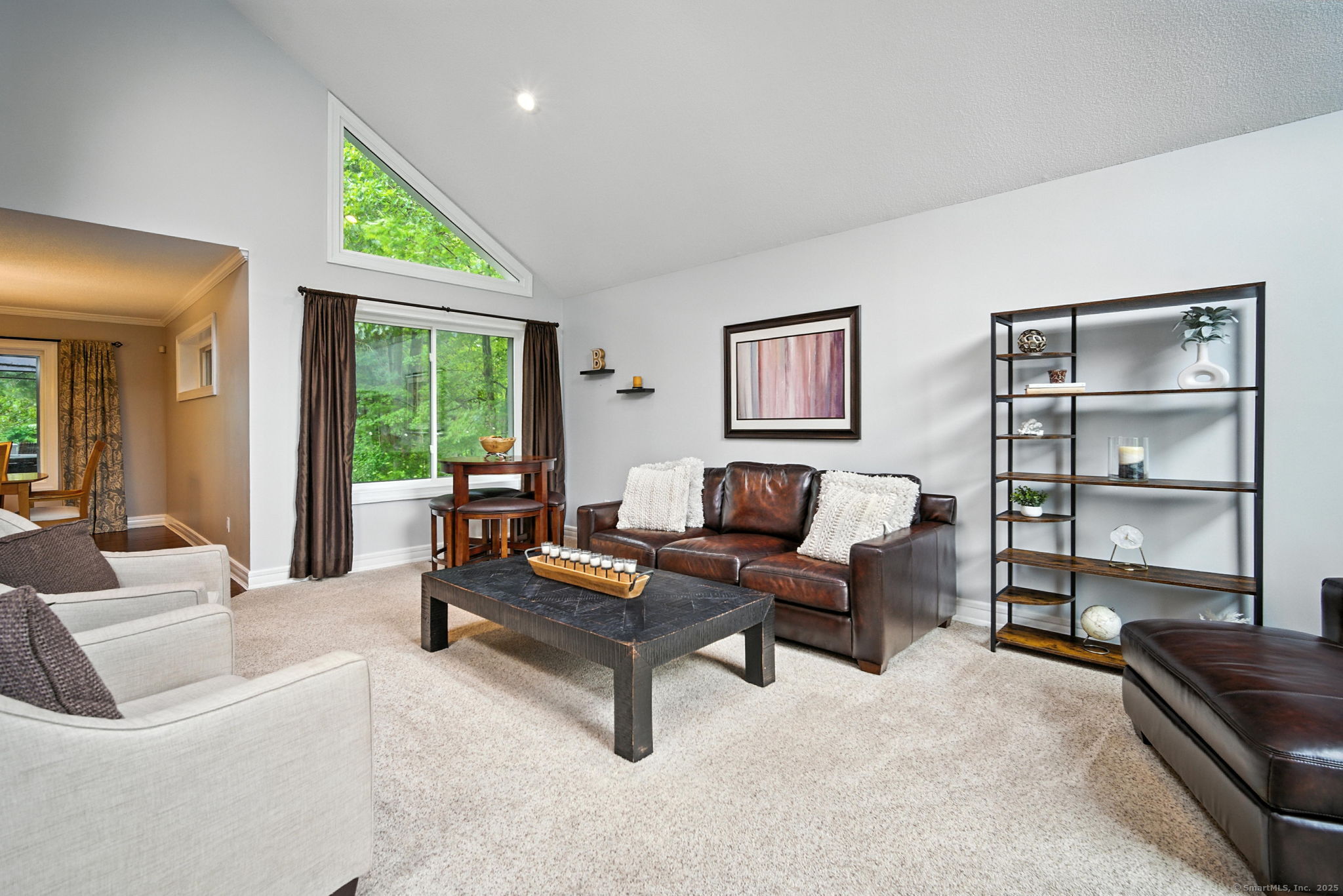 7 Knollwood Drive