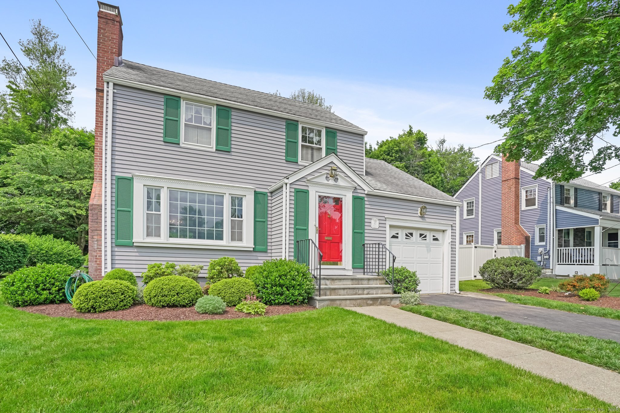 Matthew Drive, Stratford, Connecticut - 3 Bedrooms  
2 Bathrooms  
7 Rooms - 