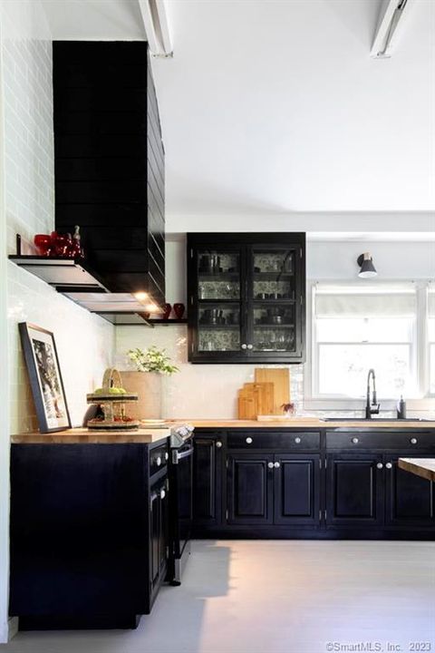 Tiny photo for 10 Sentry Hill Road, Roxbury, CT 06783 (MLS # 24119772)