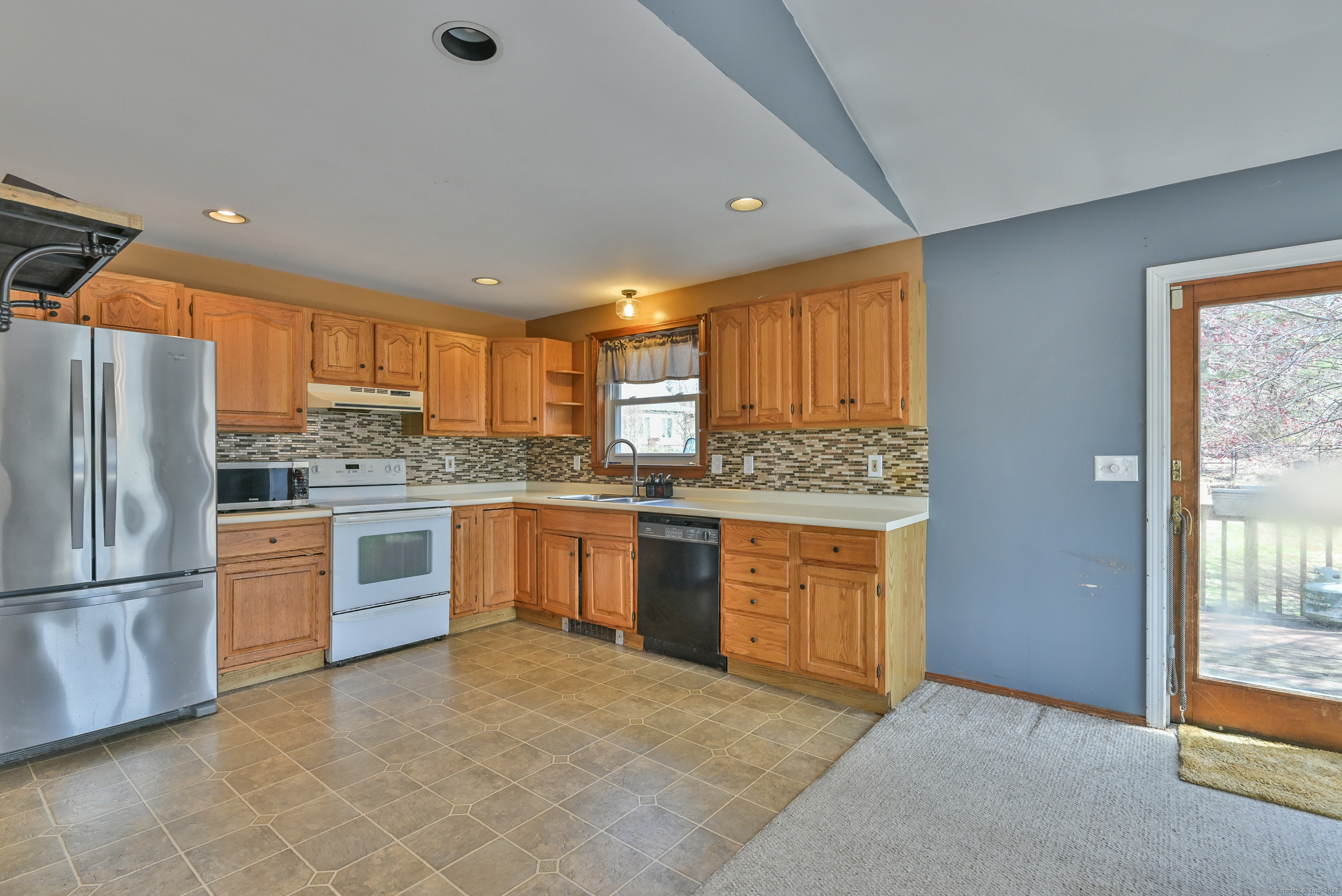 471 Riverside Drive, Thompson, Connecticut image 21
