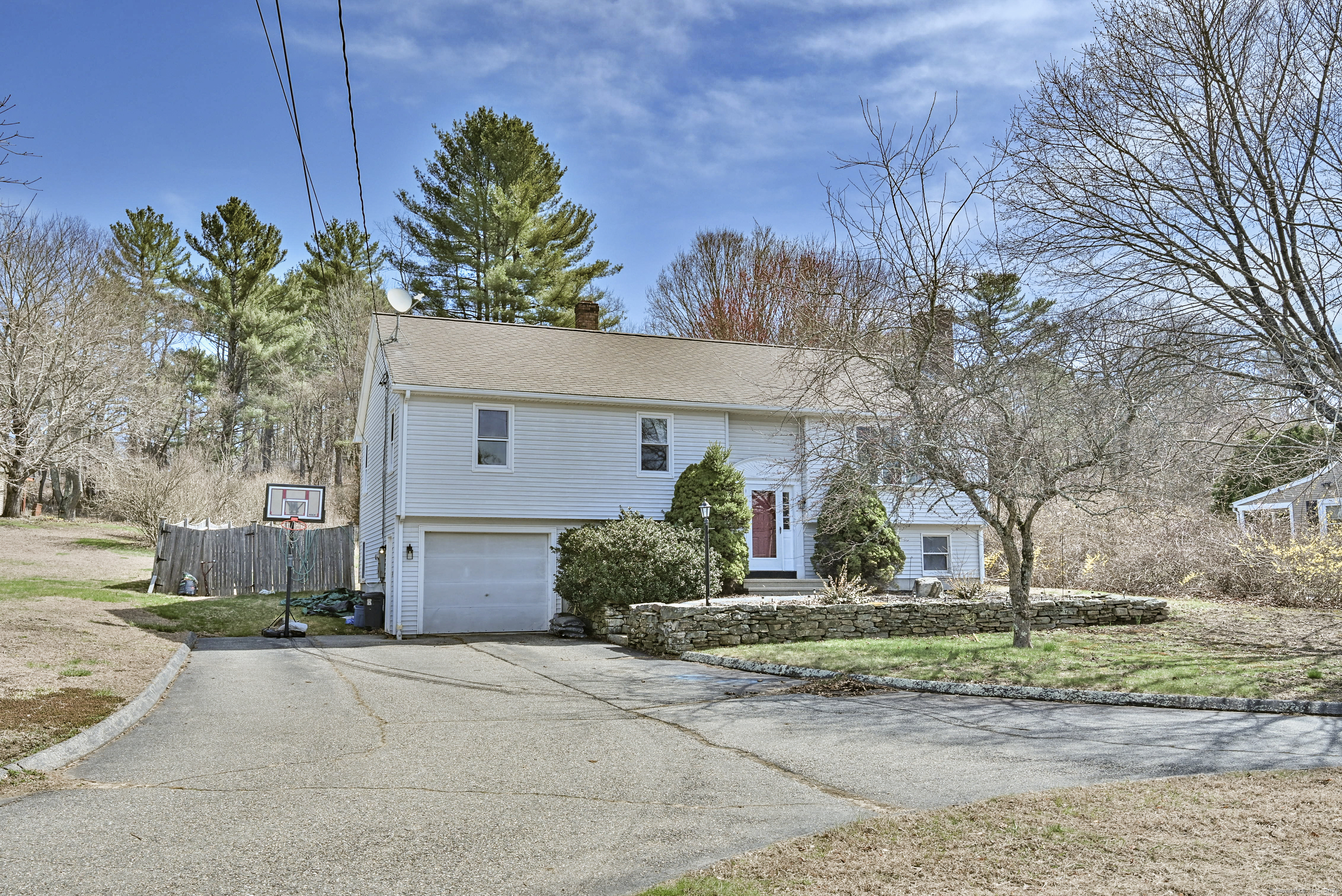 471 Riverside Drive, Thompson, Connecticut image 3
