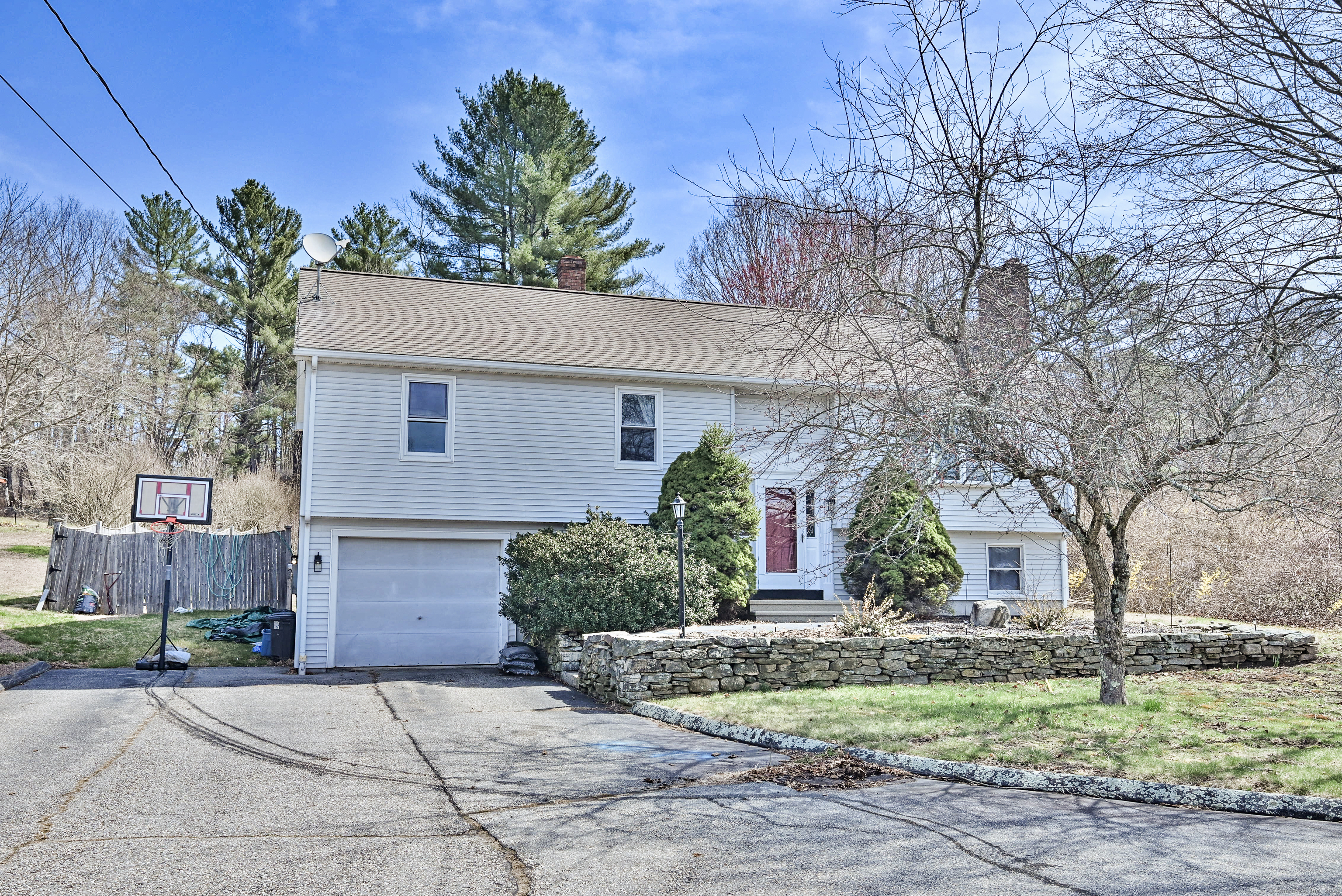471 Riverside Drive, Thompson, Connecticut image 4