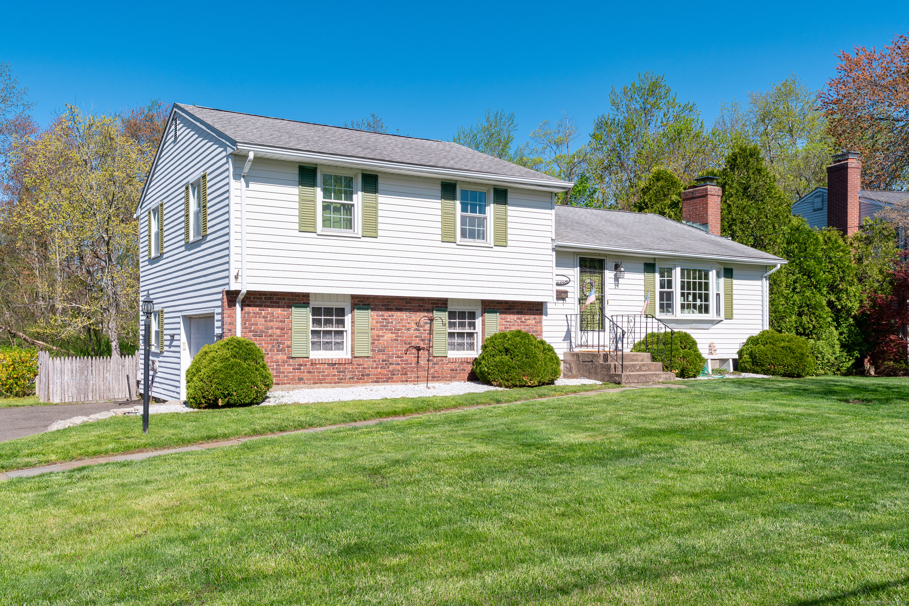 23 Fairlane Drive, Wethersfield, Connecticut image 2