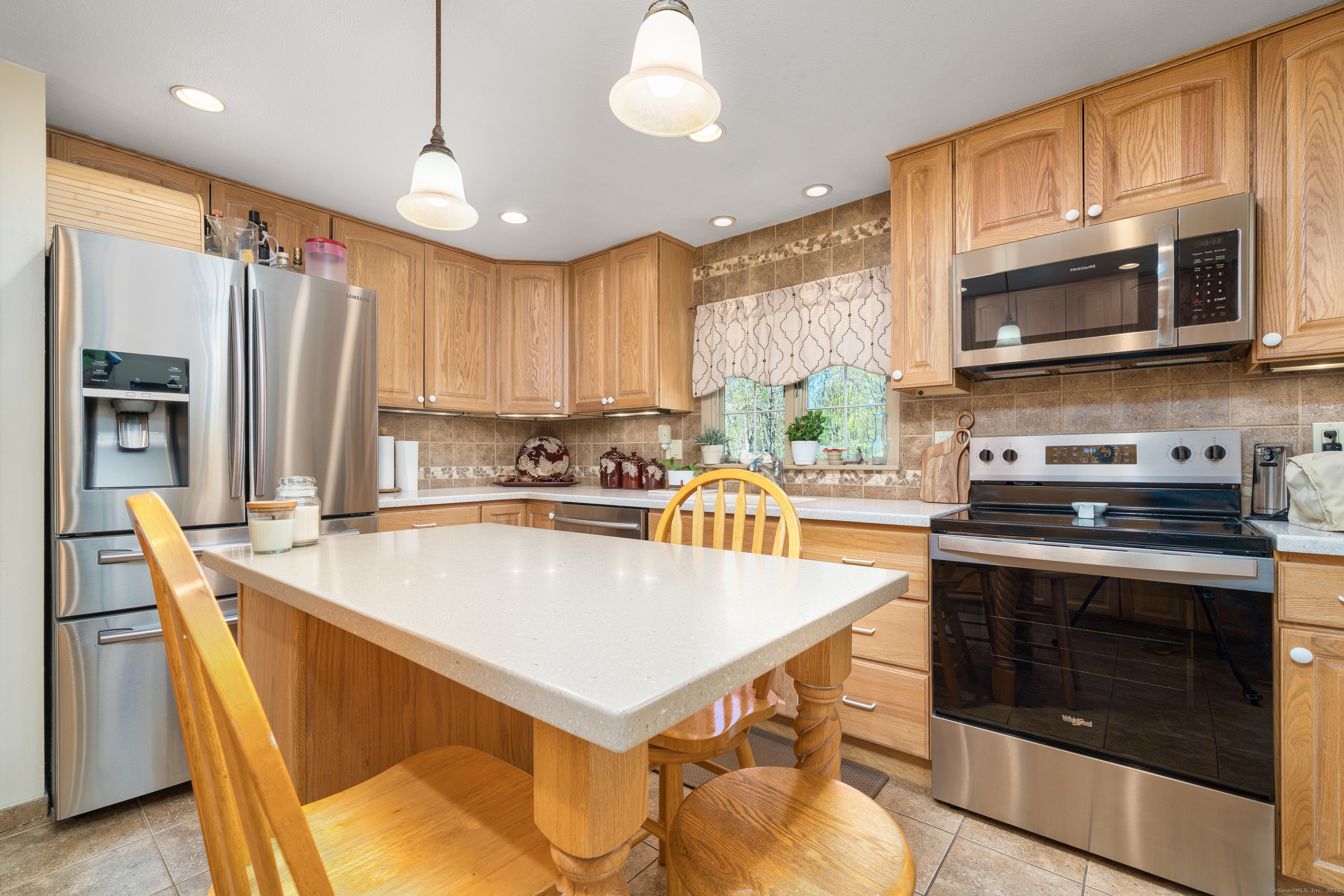 23 Fairlane Drive, Wethersfield, Connecticut image 17