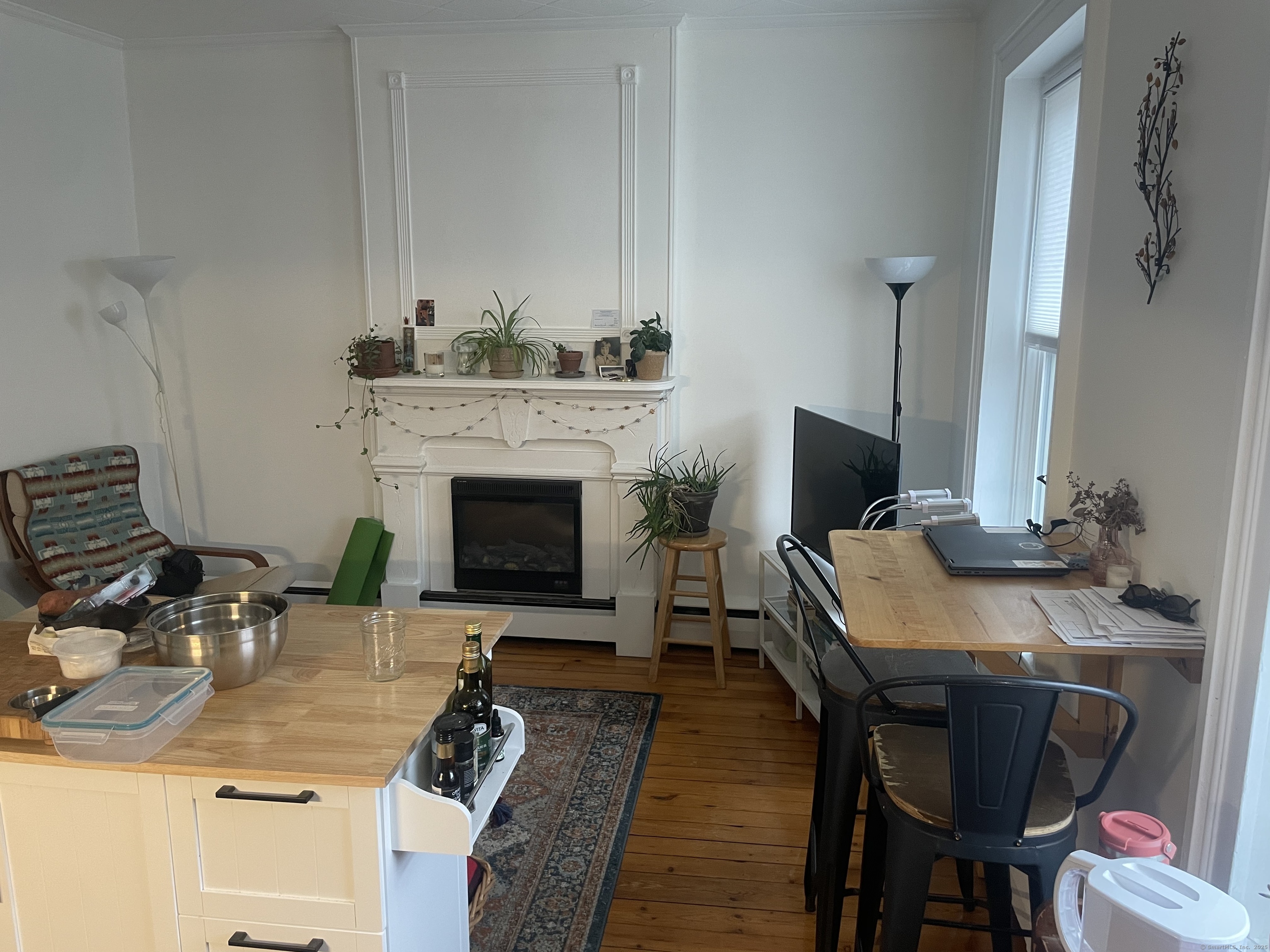 Rental Property at State Street 2C, New Haven, Connecticut - Bedrooms: 1 
Bathrooms: 1 
Rooms: 4  - $1,595 MO.