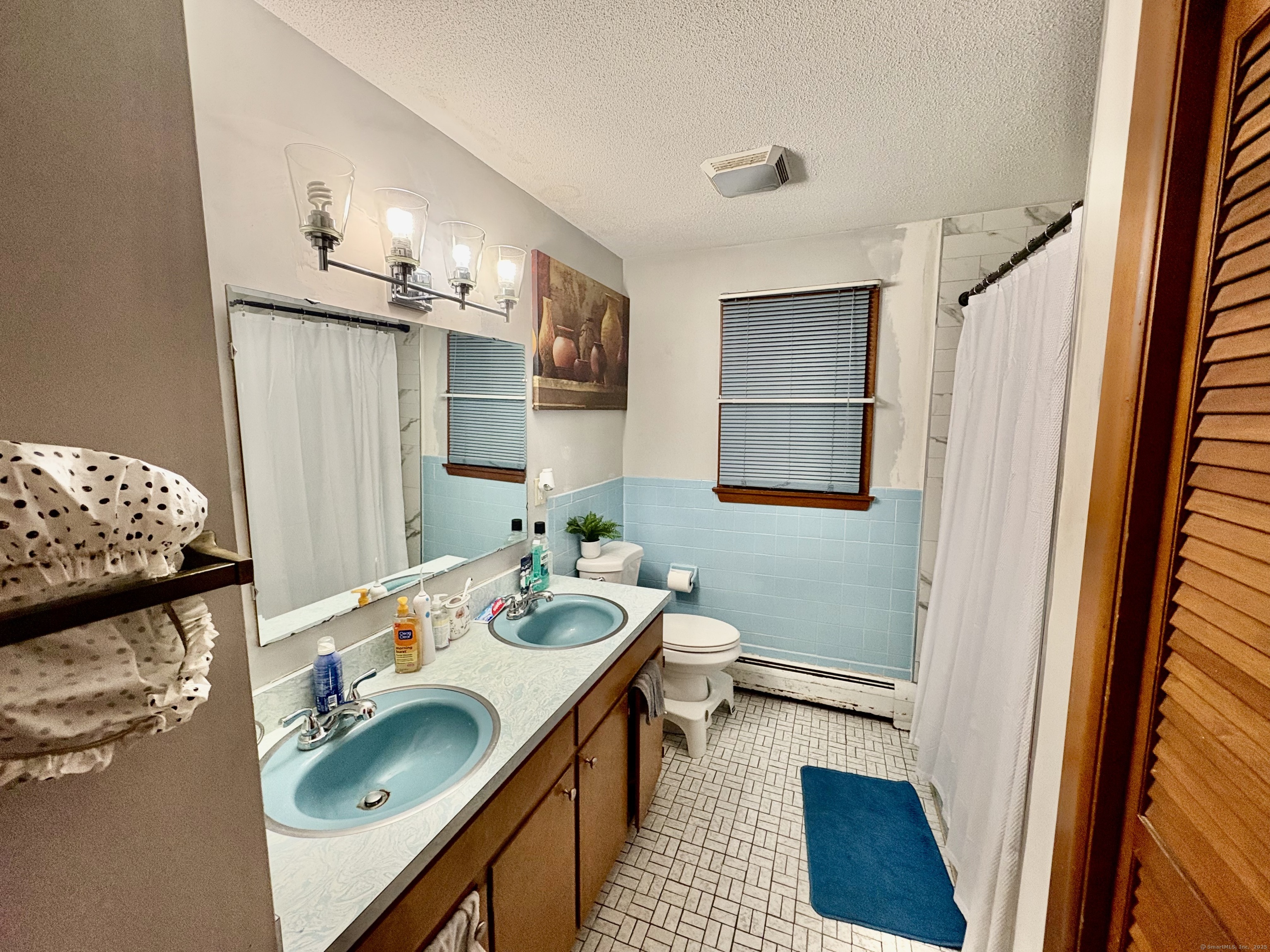 New Britain, Connecticut 06051, United States, 3 Bedrooms Bedrooms, ,1 BathroomBathrooms,Residential,Active,77560