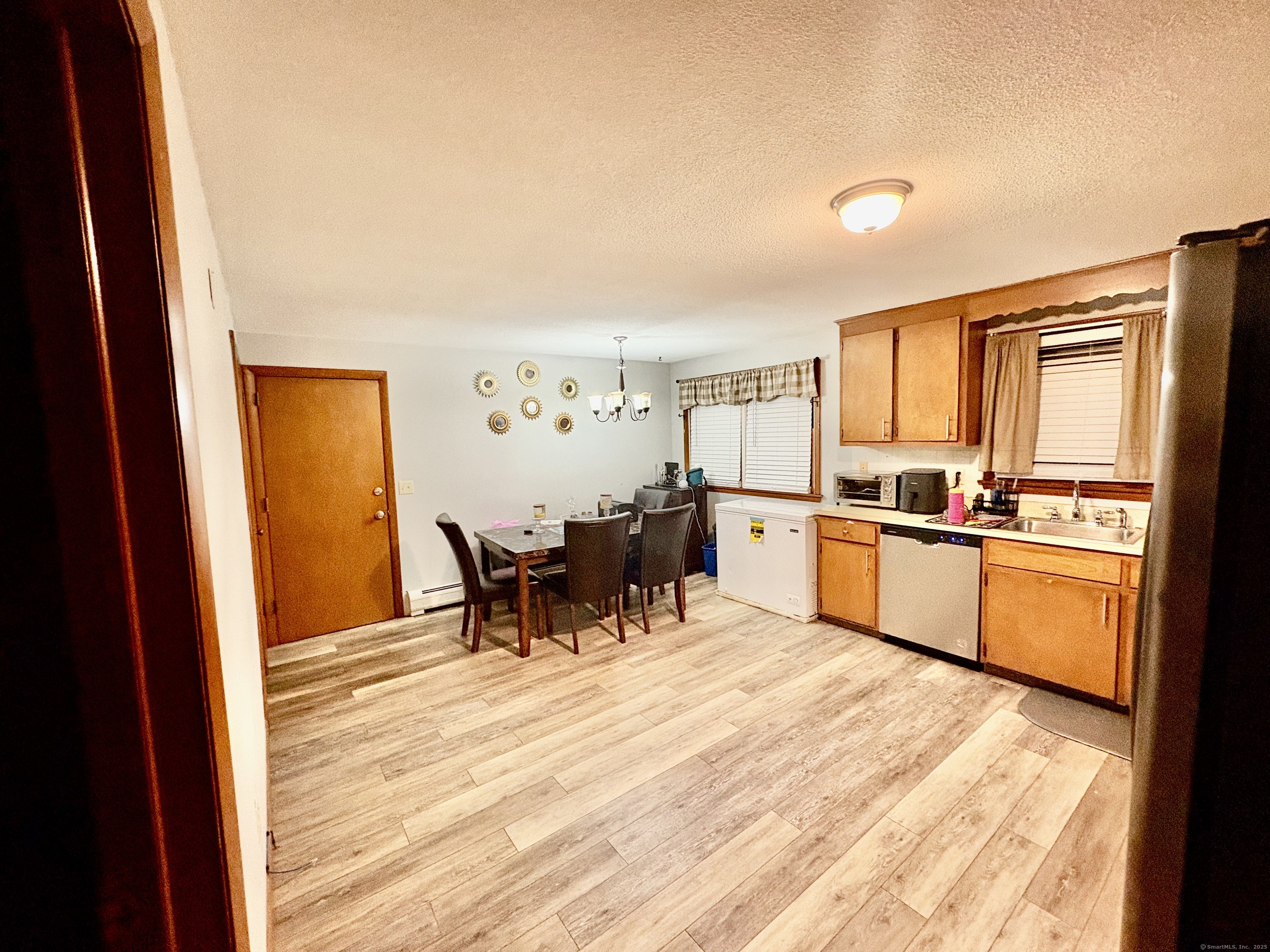 New Britain, Connecticut 06051, United States, 3 Bedrooms Bedrooms, ,1 BathroomBathrooms,Residential,Active,77560