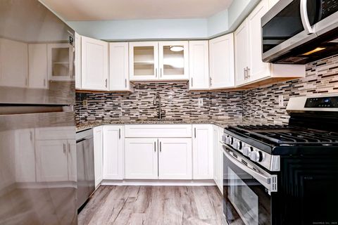 Tiny photo for 245 Sunnyridge Avenue #APT 2, Fairfield, CT 06824 (MLS # 24141953)