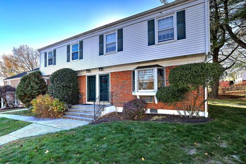 Tiny photo for 245 Sunnyridge Avenue #APT 2, Fairfield, CT 06824 (MLS # 24141953)