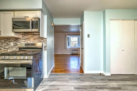 Tiny photo for 245 Sunnyridge Avenue #APT 2, Fairfield, CT 06824 (MLS # 24141953)