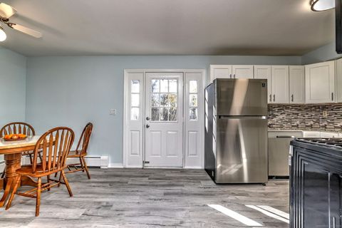 Tiny photo for 245 Sunnyridge Avenue #APT 2, Fairfield, CT 06824 (MLS # 24141953)