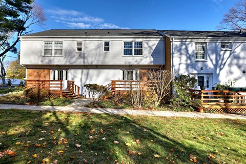 Tiny photo for 245 Sunnyridge Avenue #APT 2, Fairfield, CT 06824 (MLS # 24141953)