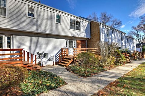 Tiny photo for 245 Sunnyridge Avenue #APT 2, Fairfield, CT 06824 (MLS # 24141953)