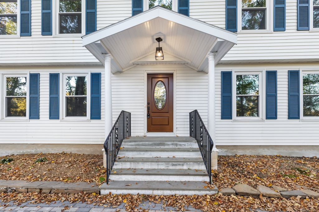 Photo of 545 Simsbury Road, Bloomfield, CT 06002 (MLS # 24132824)