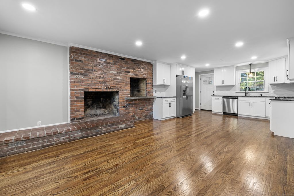 Photo of 545 Simsbury Road, Bloomfield, CT 06002 (MLS # 24132824)