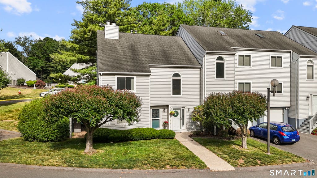 Photo of 9 Clubhouse Drive #9, Cromwell, CT 06416 (MLS # 24185490)