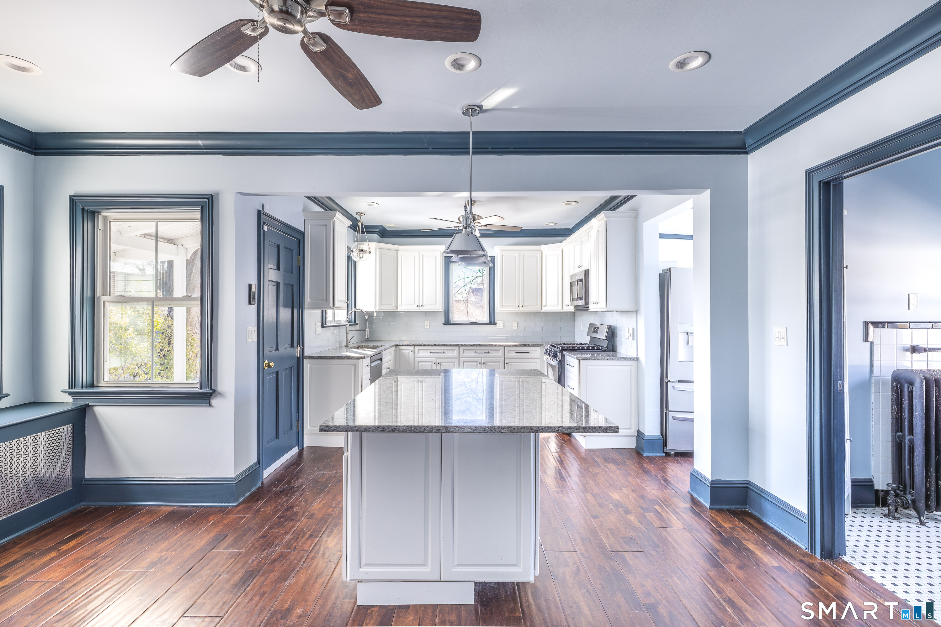 5385 Main Street