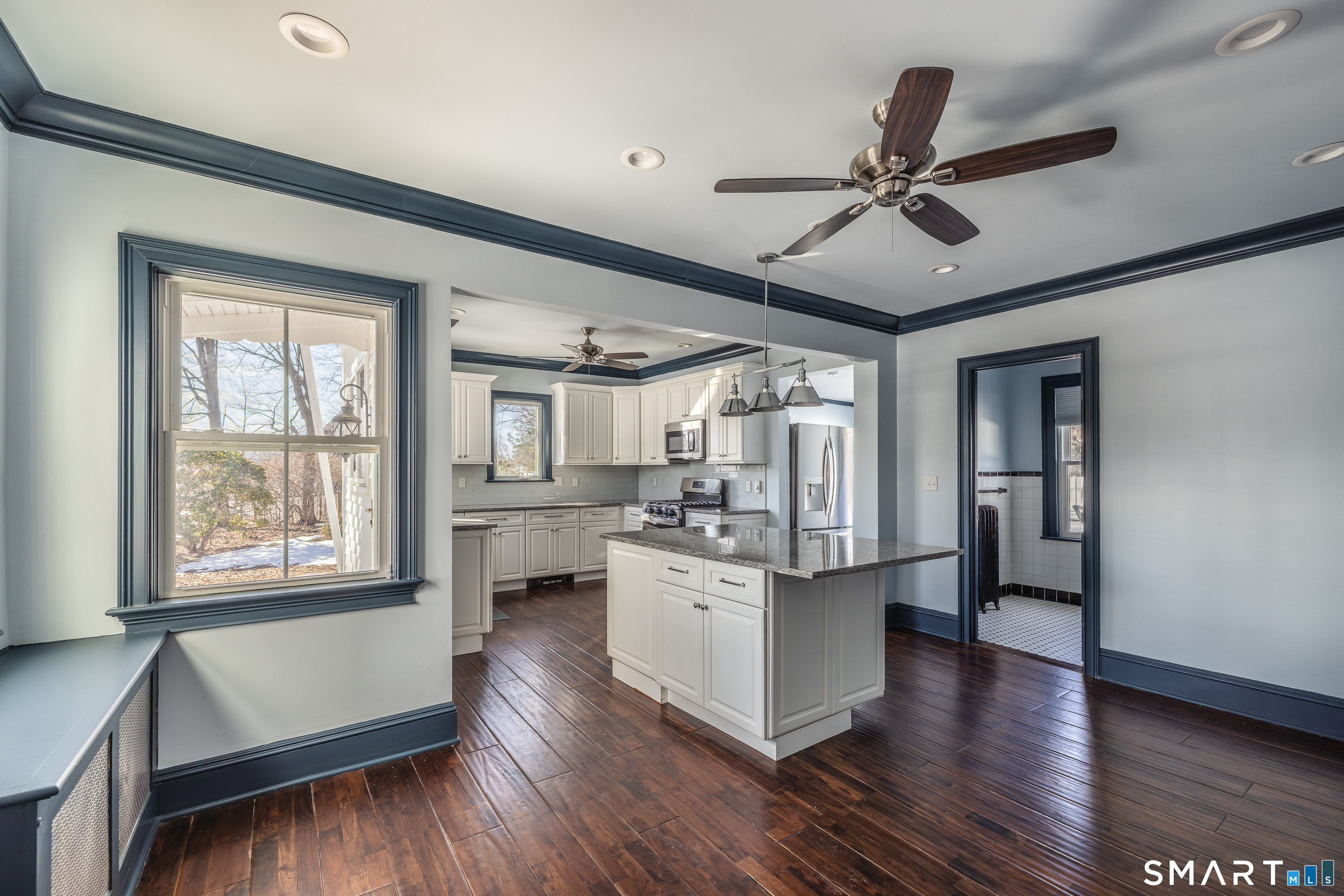 5385 Main Street