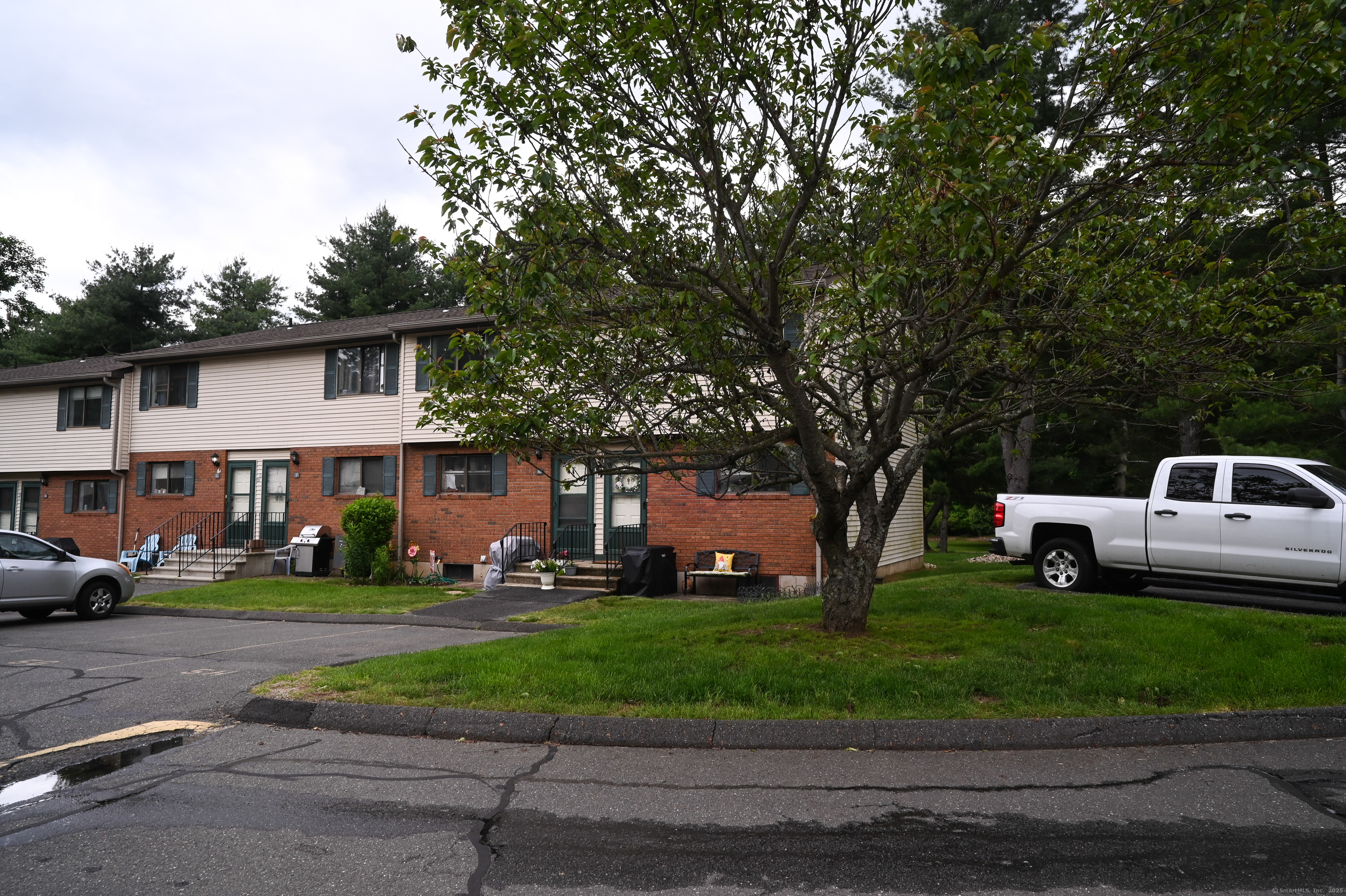 Property for Sale at Horton Hill Road Apt 5H, Naugatuck, Connecticut - Bedrooms: 2 
Bathrooms: 2 
Rooms: 5  - $199,990