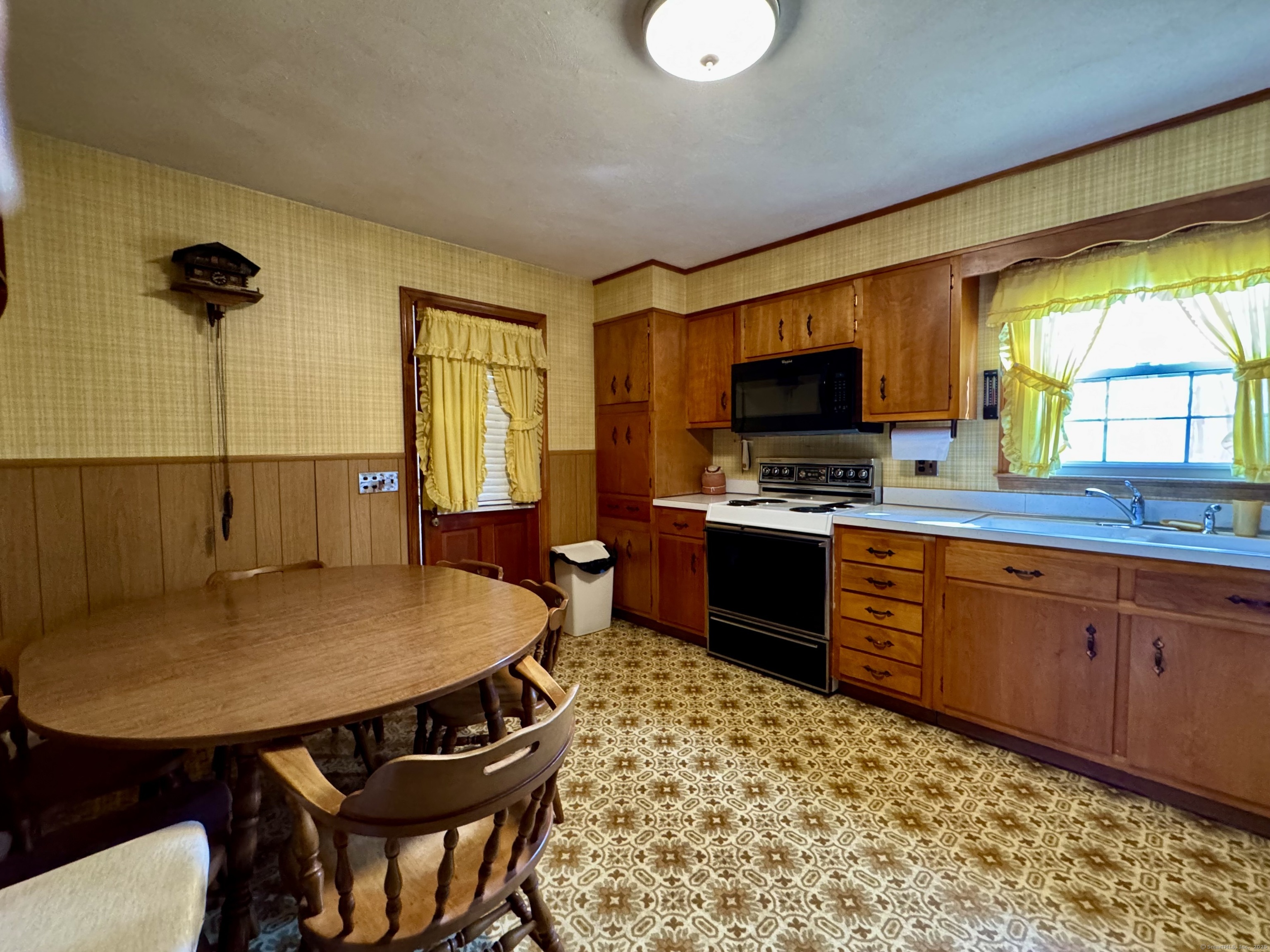 11 Pound Sweet Hill, Bethel, Connecticut image 10