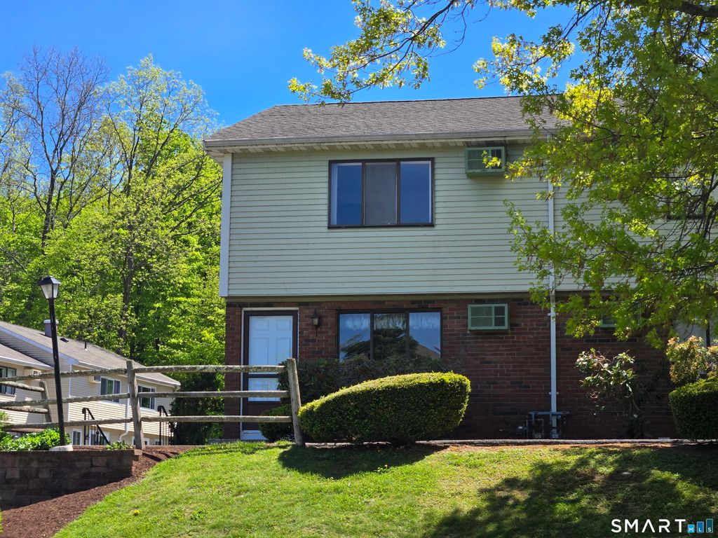 Photo of 1 Churchill Way #1, Newington, CT 06111 (MLS # 24174950)