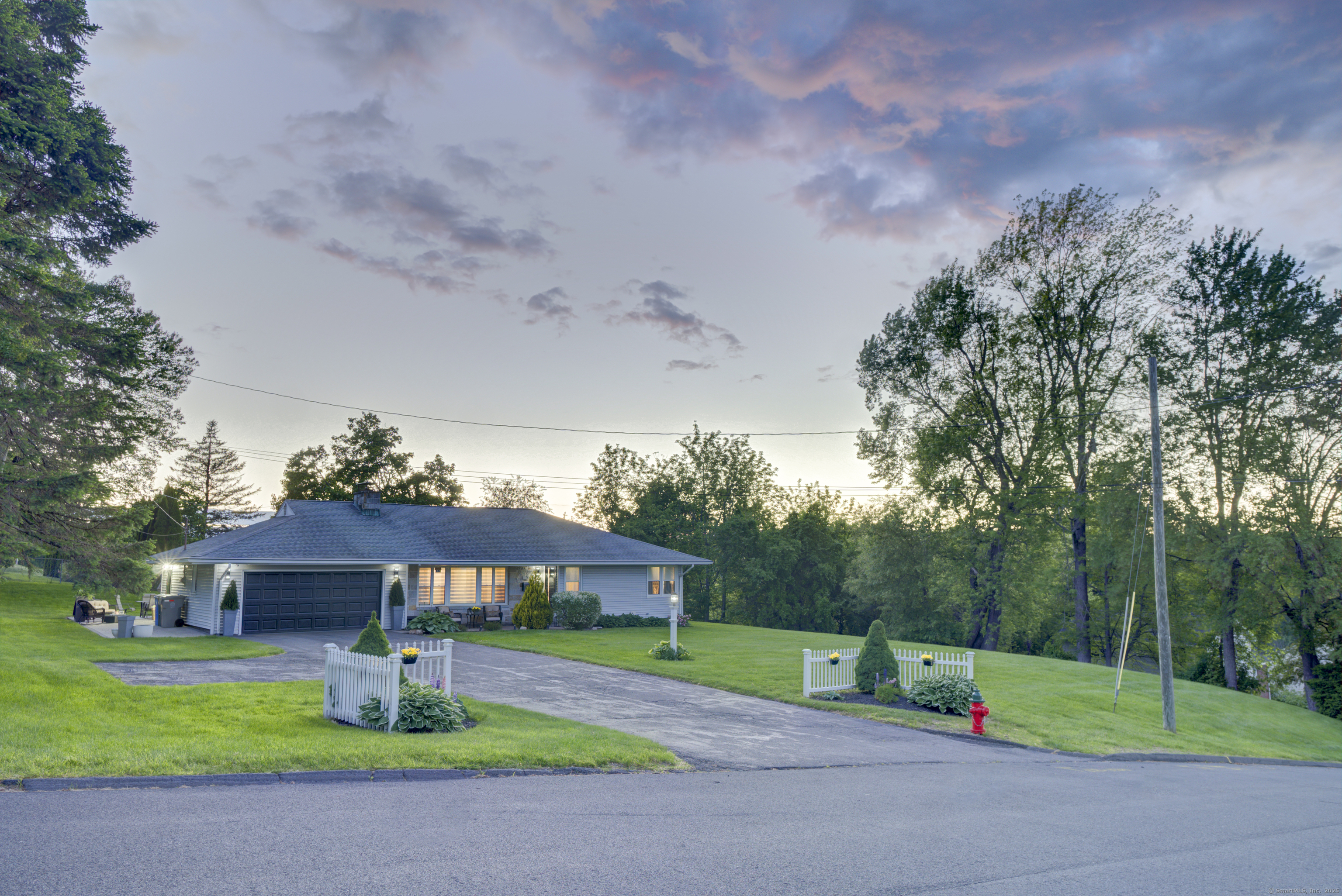 Tuttle Street, Bristol, Connecticut - 3 Bedrooms  
2 Bathrooms  
5 Rooms - 