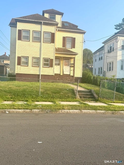 Multifamily For Rent - 5-7 Arlington Street #1ST FLOOR<br/> Hartford, CT 06106