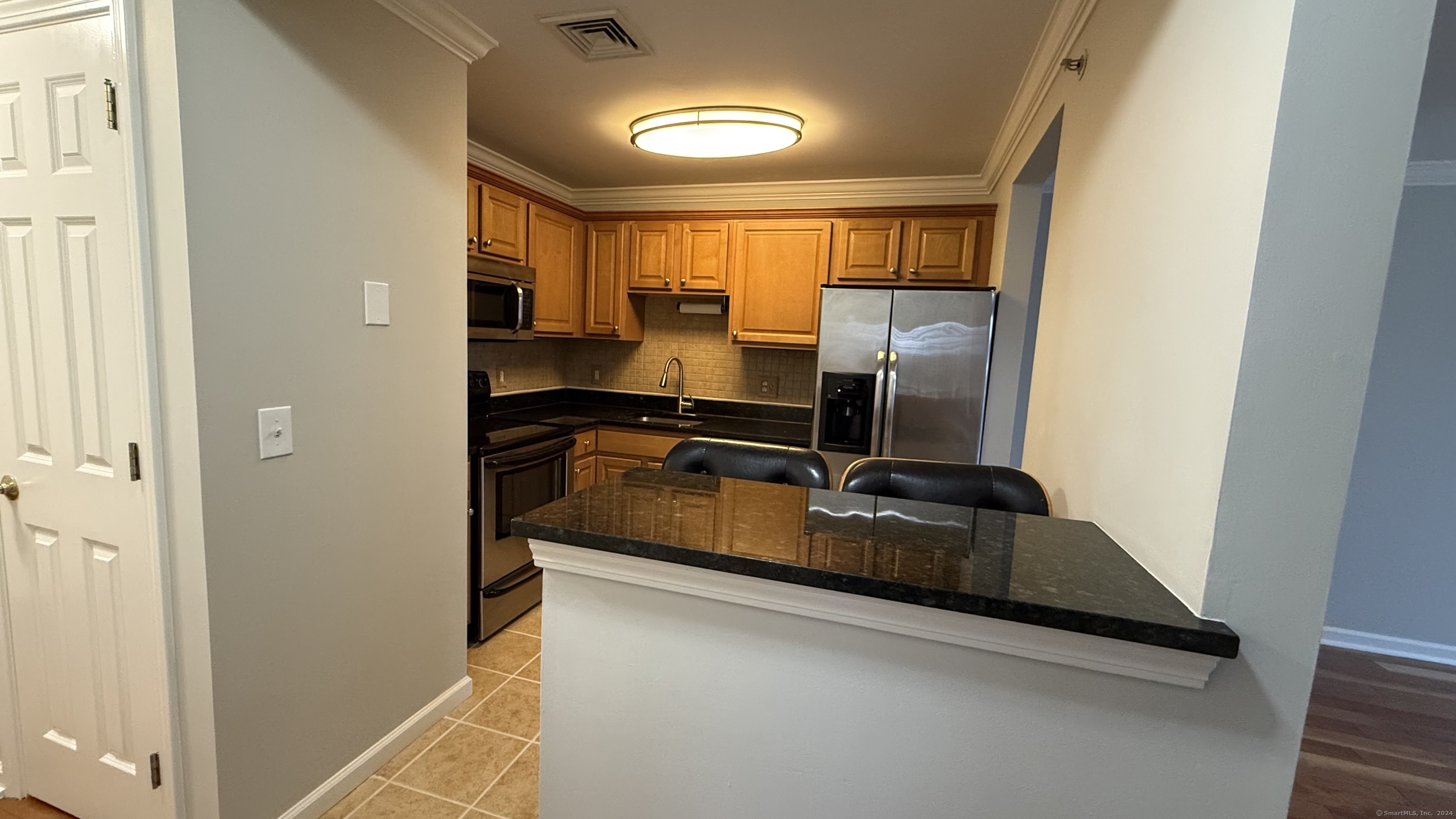 19 Isaacs Street Apt 300, Norwalk, Connecticut - 2 Bedrooms  
2 Bathrooms  
4 Rooms - 