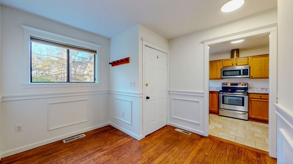 Photo of 4 Fox Run #4, Woodbury, CT 06798 (MLS # 24142829)