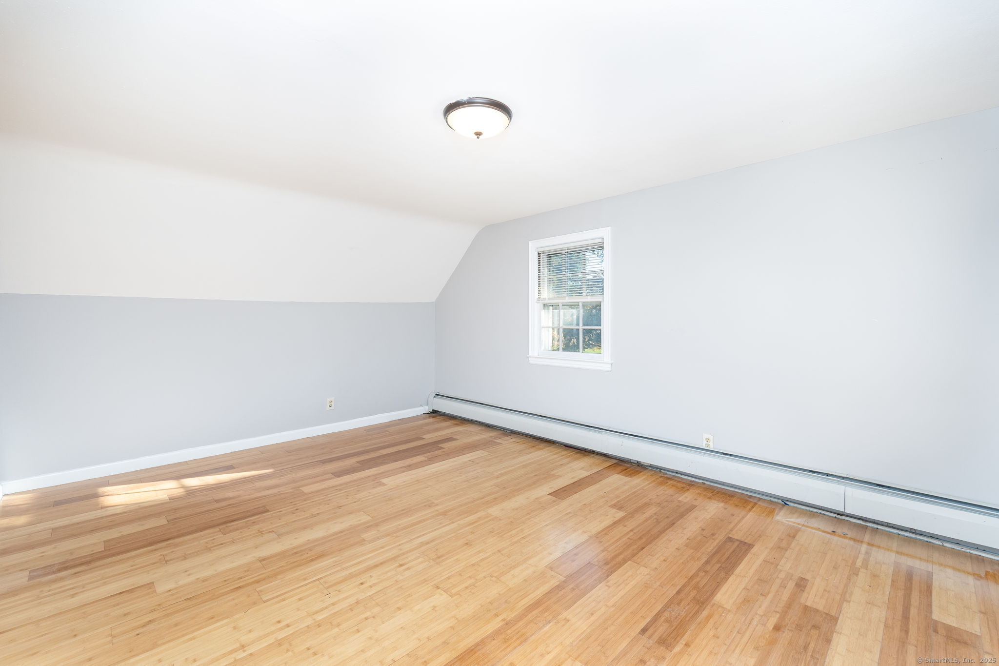 Newington, Connecticut 06111, United States, 2 Bedrooms Bedrooms, ,2 BathroomsBathrooms,Residential,Active,214095