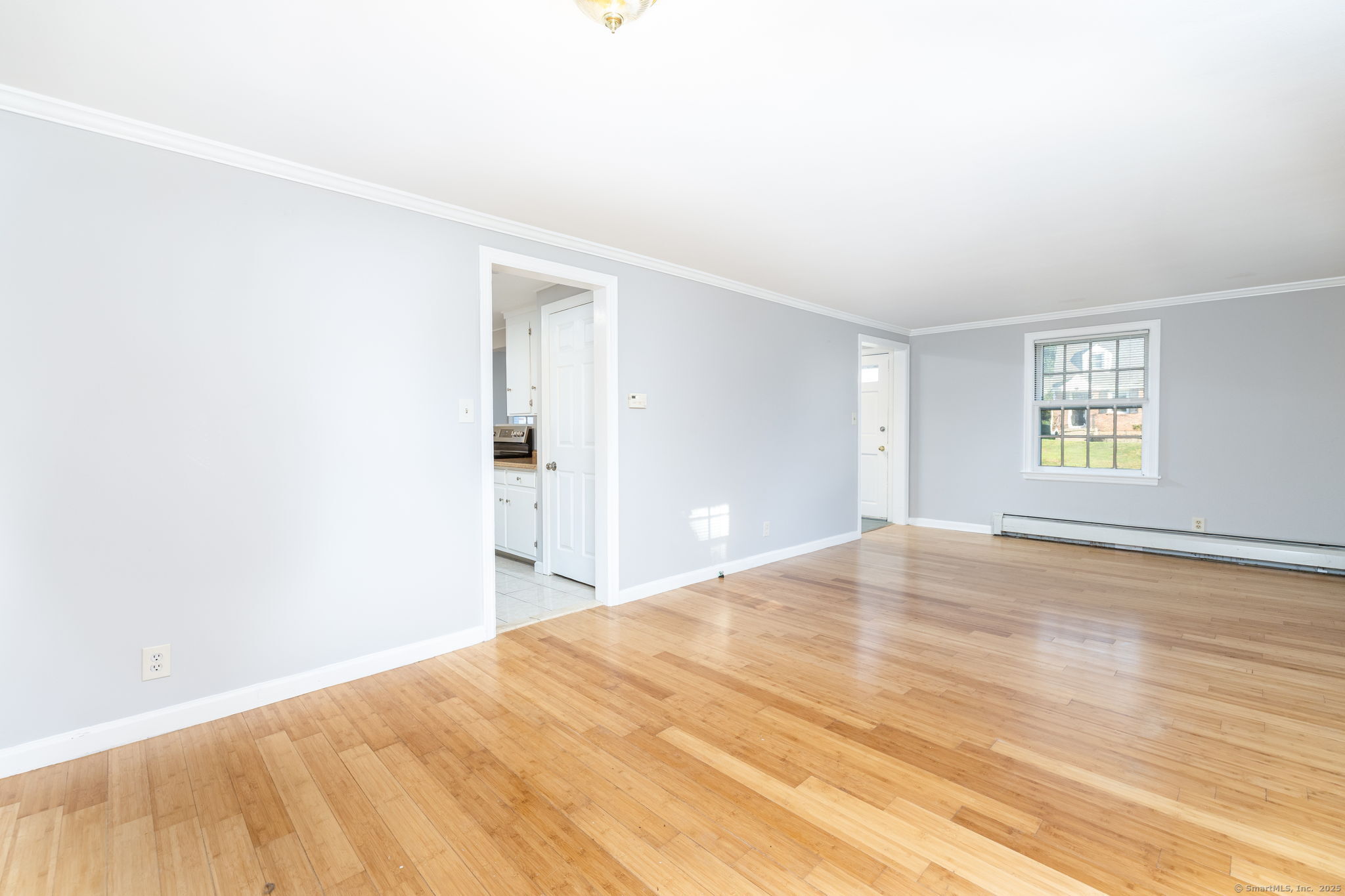 Newington, Connecticut 06111, United States, 2 Bedrooms Bedrooms, ,2 BathroomsBathrooms,Residential,Active,214095