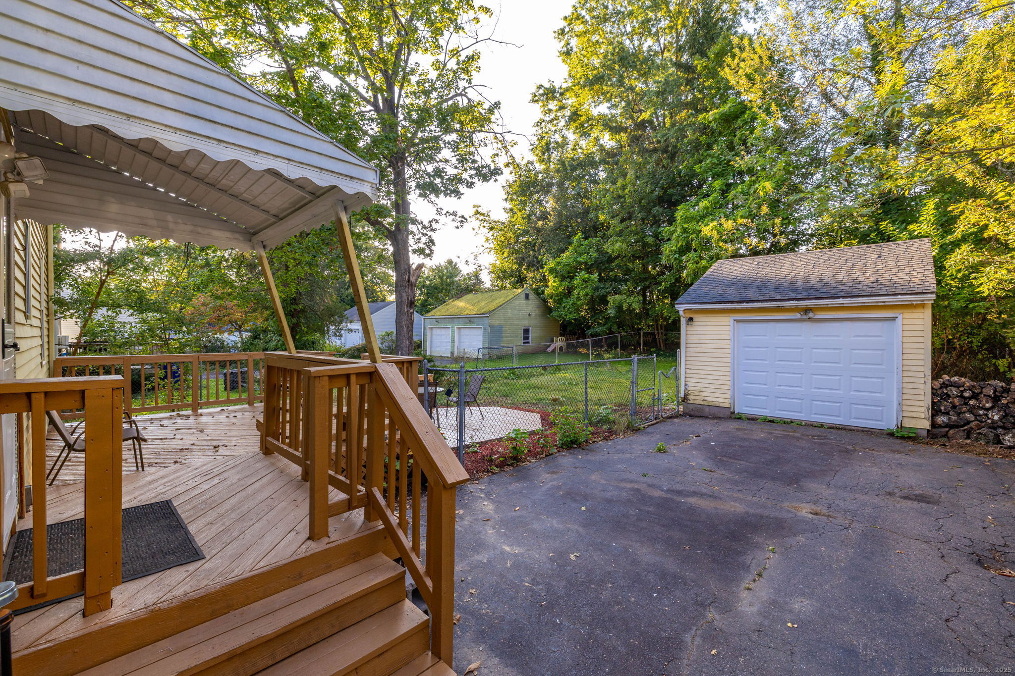 Newington, Connecticut 06111, United States, 2 Bedrooms Bedrooms, ,2 BathroomsBathrooms,Residential,Active,214095