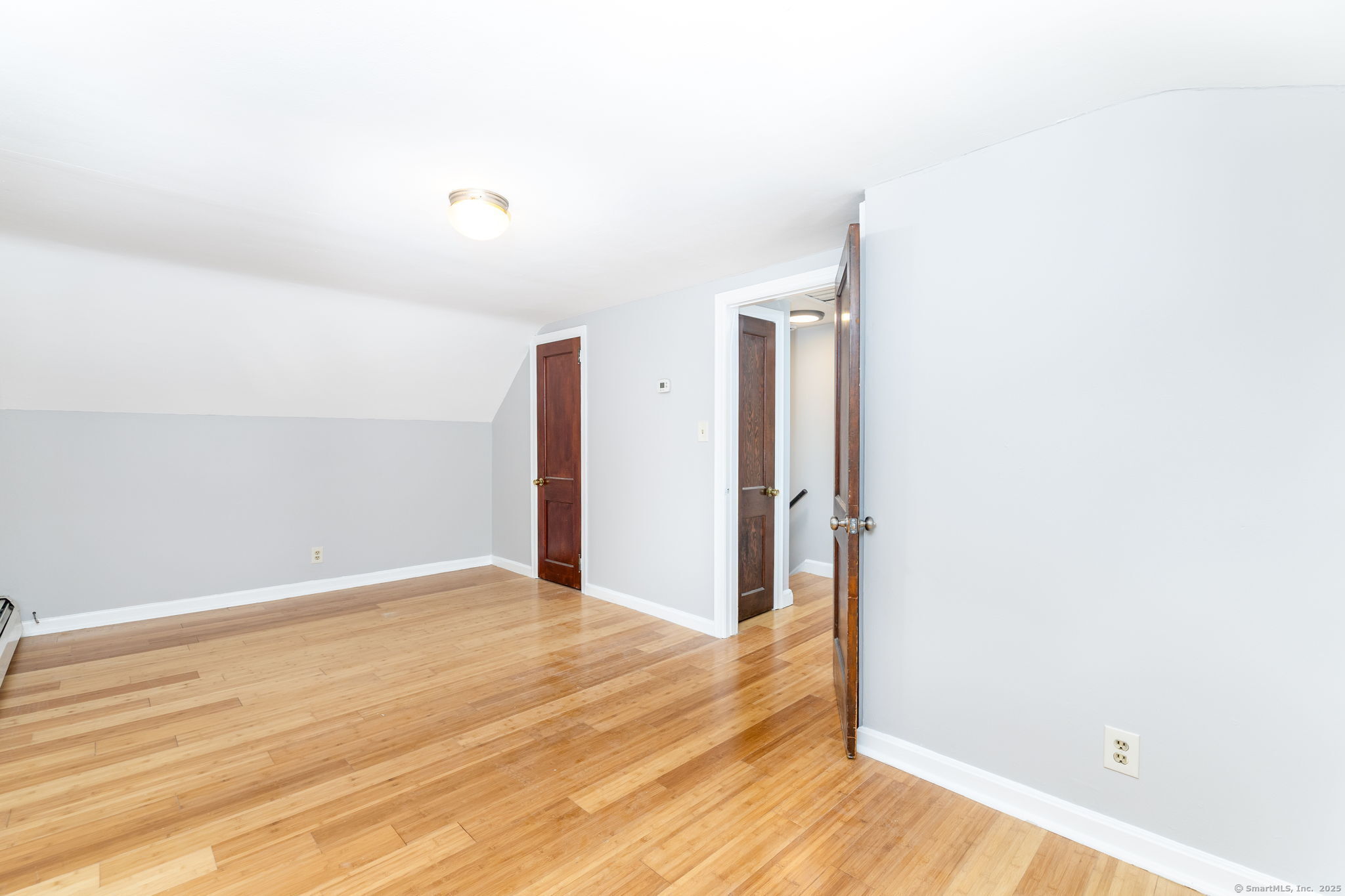 Newington, Connecticut 06111, United States, 2 Bedrooms Bedrooms, ,2 BathroomsBathrooms,Residential,Active,214095