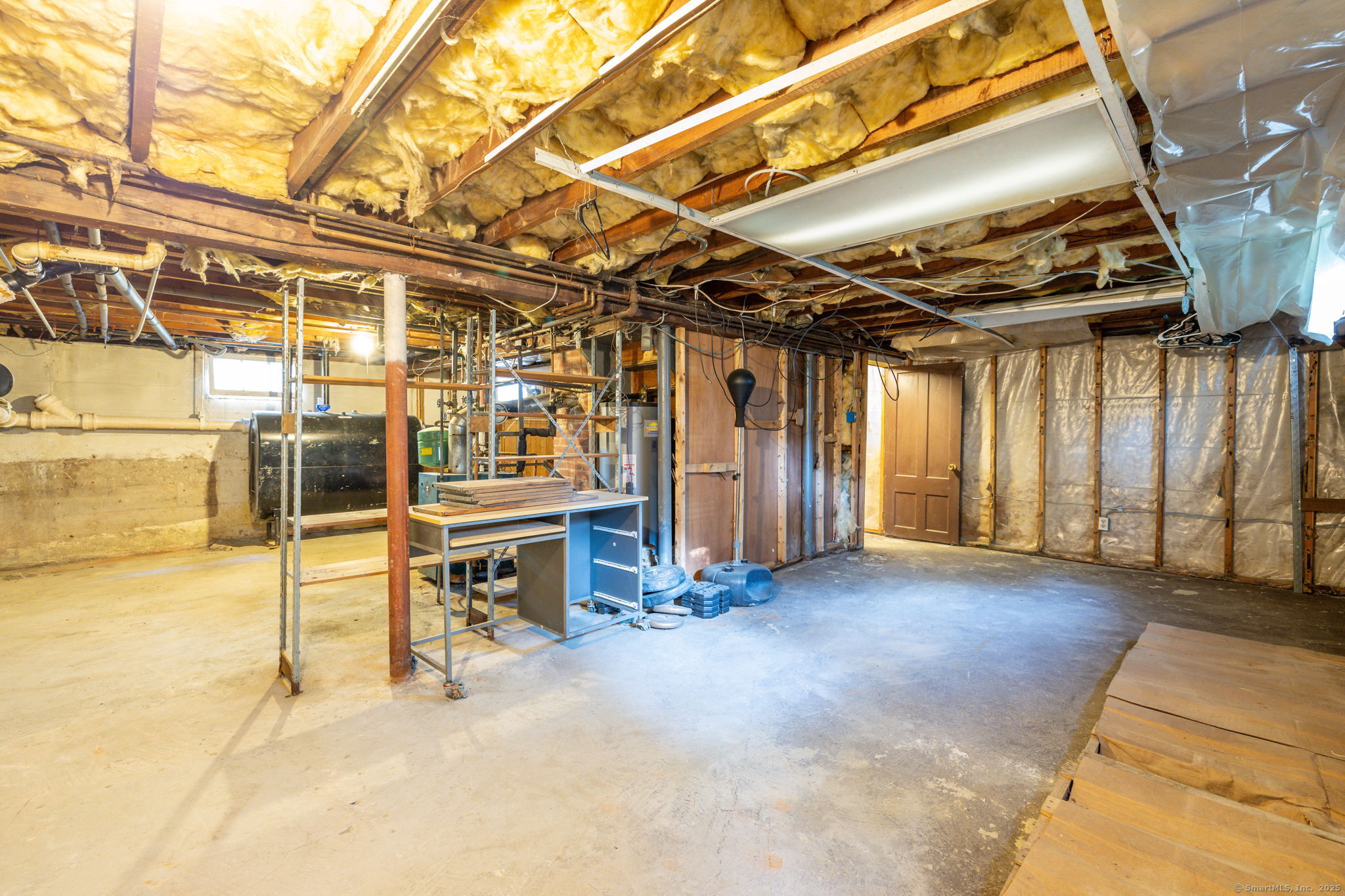 Newington, Connecticut 06111, United States, 2 Bedrooms Bedrooms, ,2 BathroomsBathrooms,Residential,Active,214095