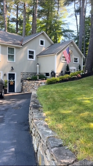 880 West Wakefield Boulevard