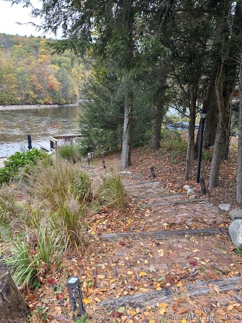 880 West Wakefield Boulevard