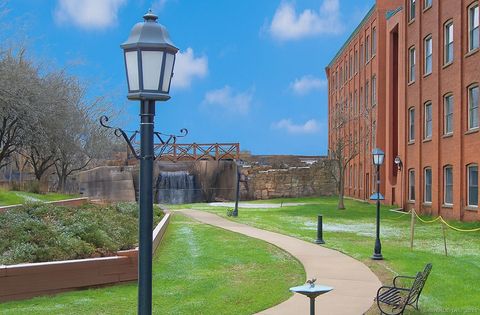 Tiny photo for 222 Williams Street E #APT 102, Glastonbury, CT 06033 (MLS # 24141529)