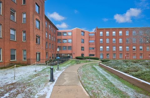 Tiny photo for 222 Williams Street E #APT 102, Glastonbury, CT 06033 (MLS # 24141529)