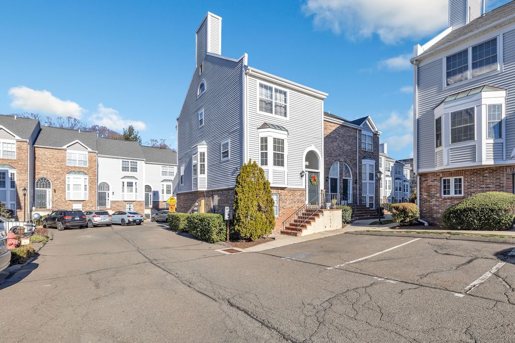 Photo of 2612 North Avenue #C1, Bridgeport, CT 06604 (MLS # 24140787)