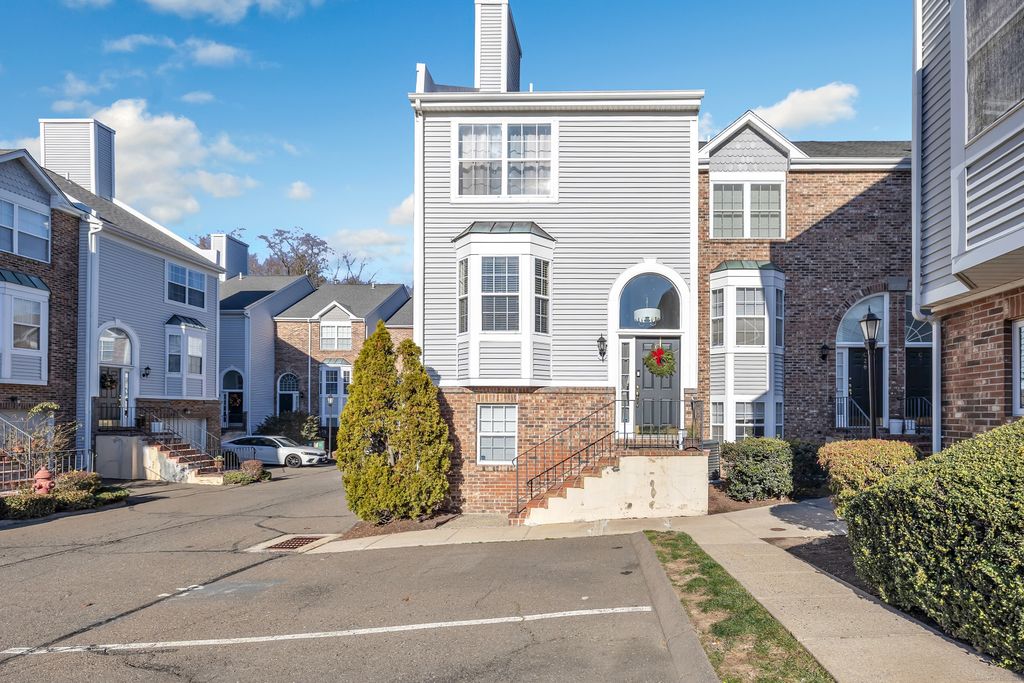 Photo of 2612 North Avenue #C1, Bridgeport, CT 06604 (MLS # 24140787)